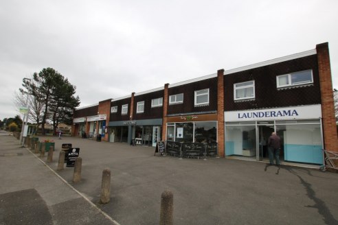 Retail unit on established neighbourhood retail scheme