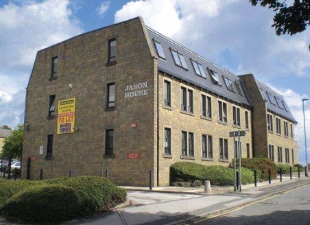 Jason House is a substantial 3 storey office building situated in the heart of Horsforth Town Centre and providing

modern refurbished office suites of various sizes.