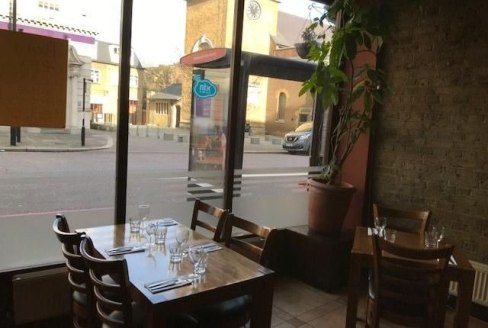 Available immediately<br><br>The premises are prominently located on popular parade on Wandsworth High Street in the heart of Wandsworth & within walking distance to Southgate Shopping Centre &National Opera Studio. Excellent prime location and ample...