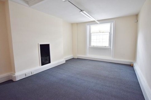 Available immediately Self-contained period office building in the heart of Moorgate....