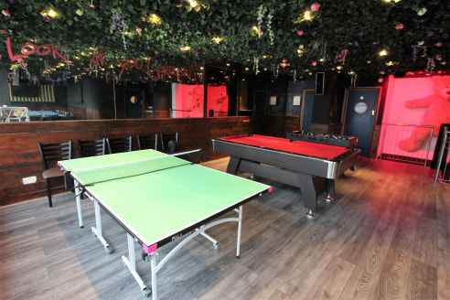 This prominent, large and busy A3 unit is now available! With seating over two floors, a newly fitted bar area and kitchen, and located on the incredibly busy High Street, Hounslow opposite the bus station - offering incredibly high footfall. For mor...