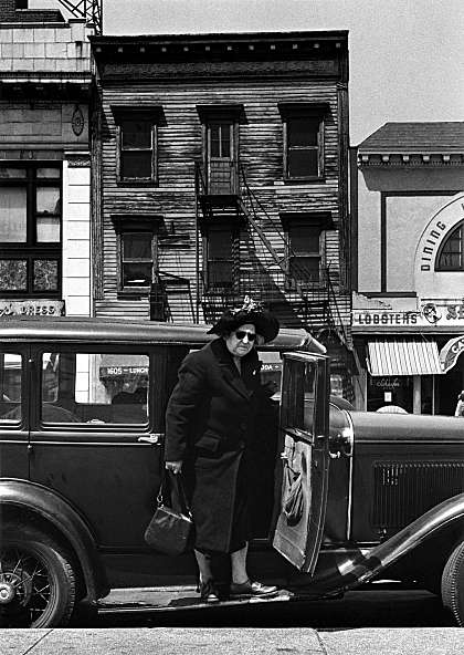 earliest street photography
