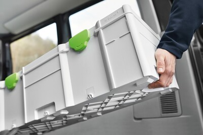 Recessed grip and pull-out aid