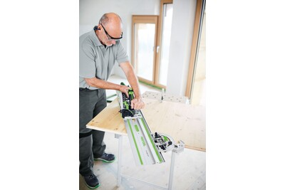 Angle stop for precise cuts