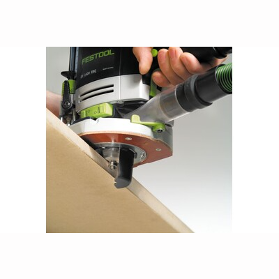 Swiveling chip deflector