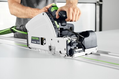 Integrated scoring blade function
