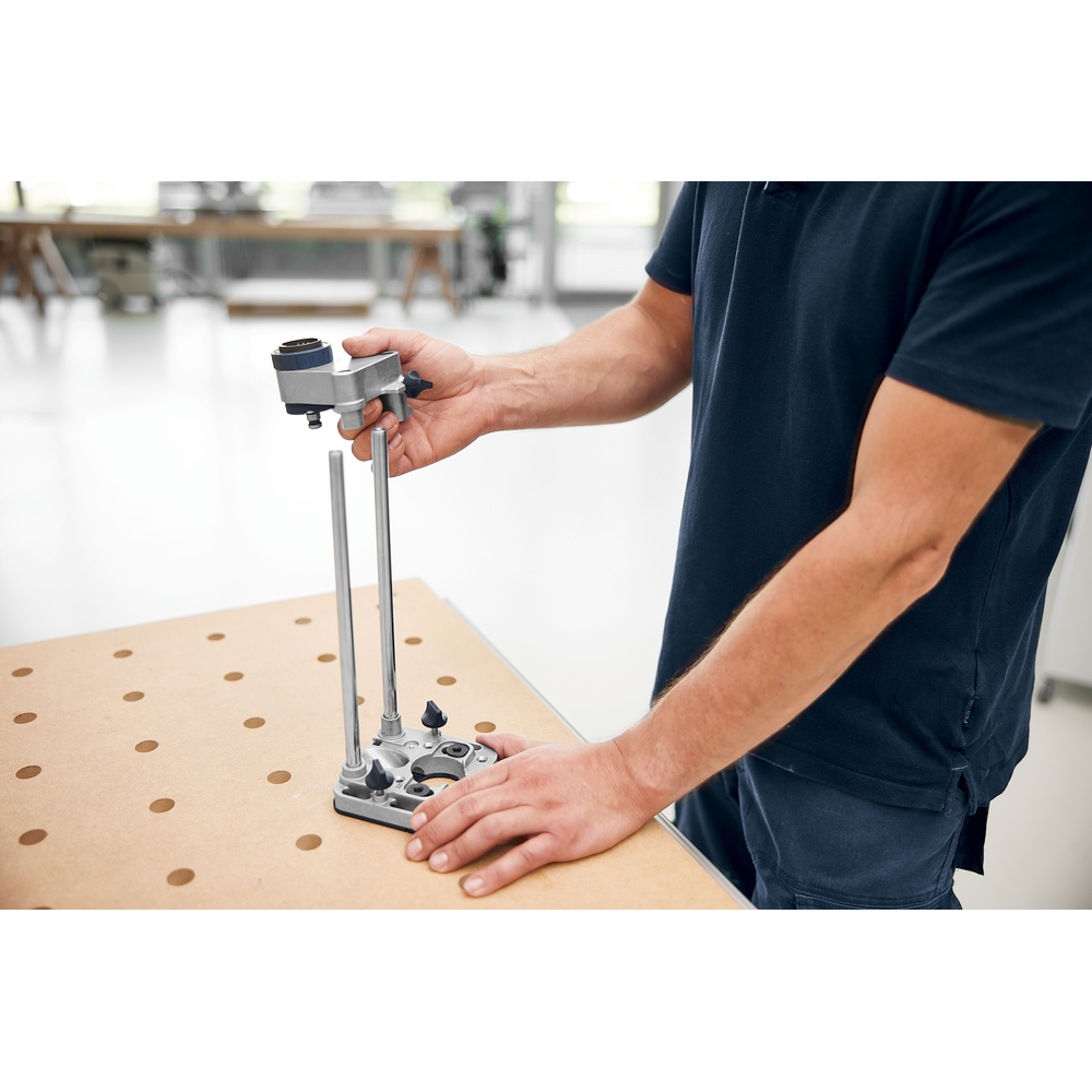 Spring-loaded supports