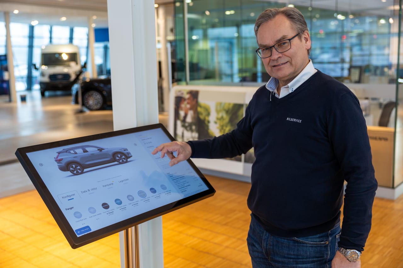 Frank Gjersøe and colleagues at Bilservice Tønsberg with the Short Shift screens