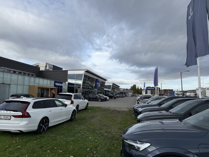 Biler utendørs hos Bilia Drammen