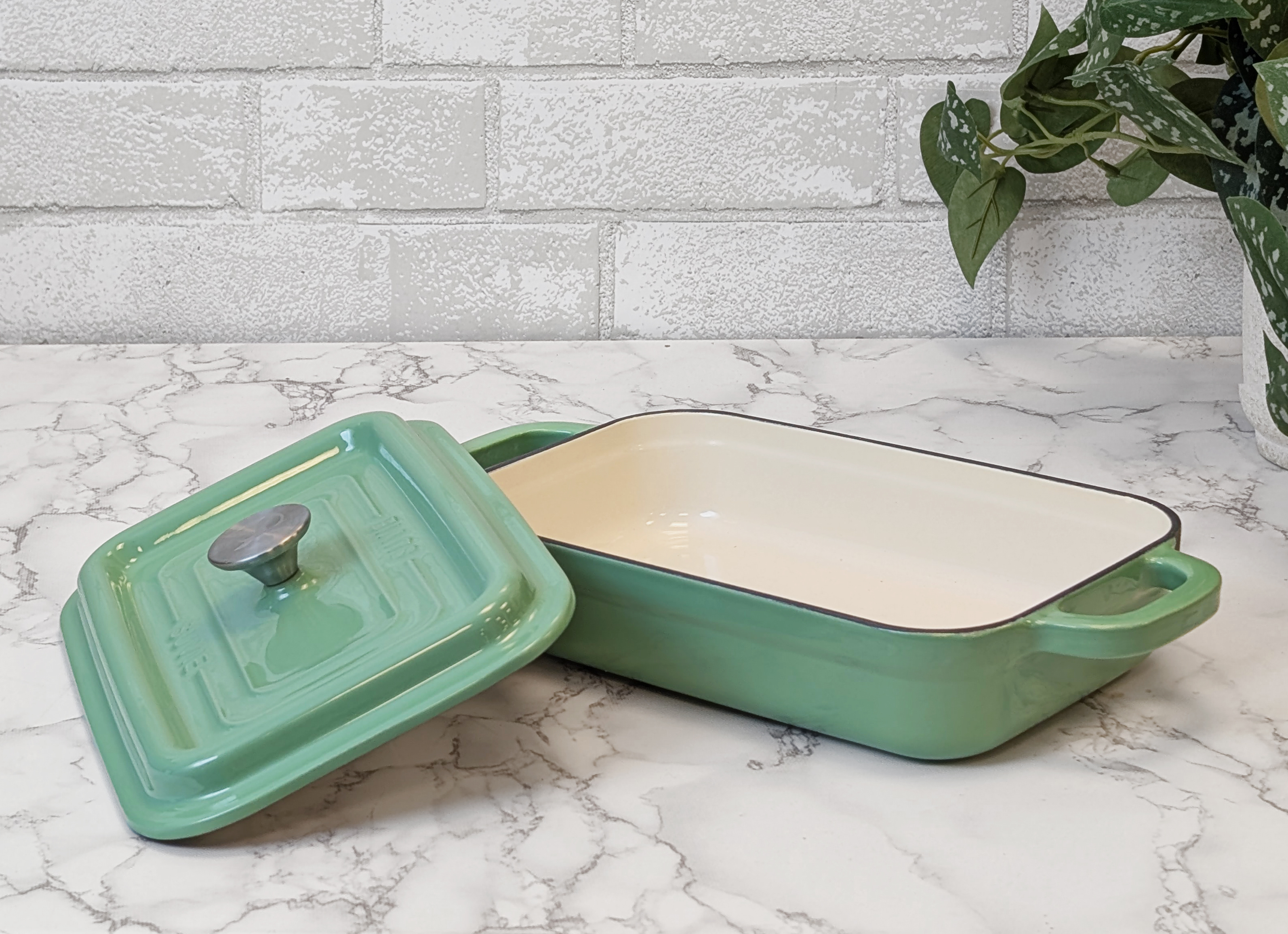 ★専用★＊Sylvia ＊Casserole・* Enameled Cast Iron Covered Casserole Dishes, Suvie Green | Suvie