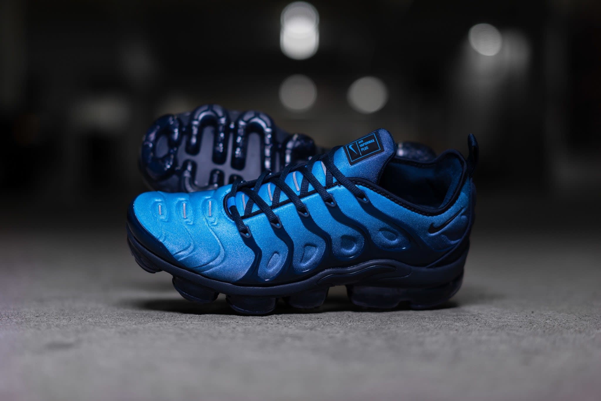 obsidian blue vapormax plus