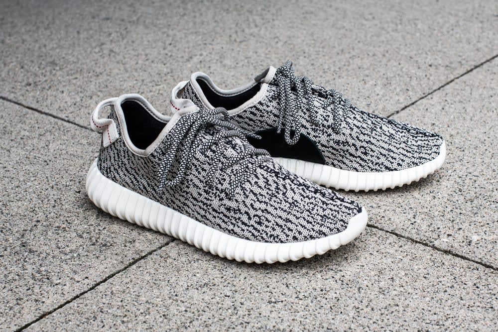 adidas Kanye West YEEZY SLIDE Soot Core ”is 2020.