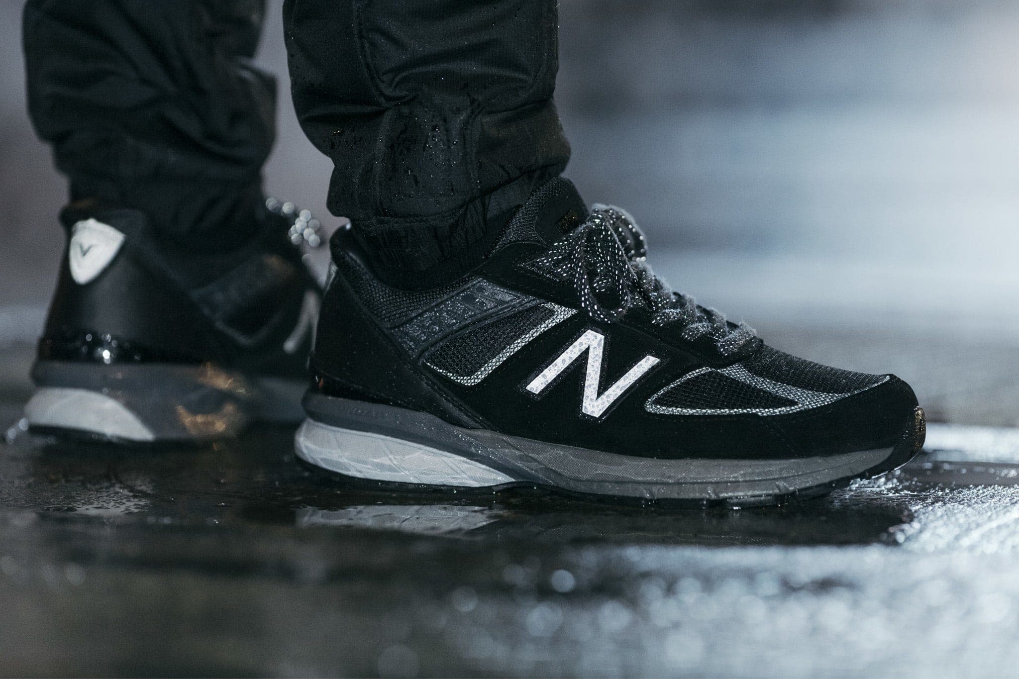 new balance 990 black reflective