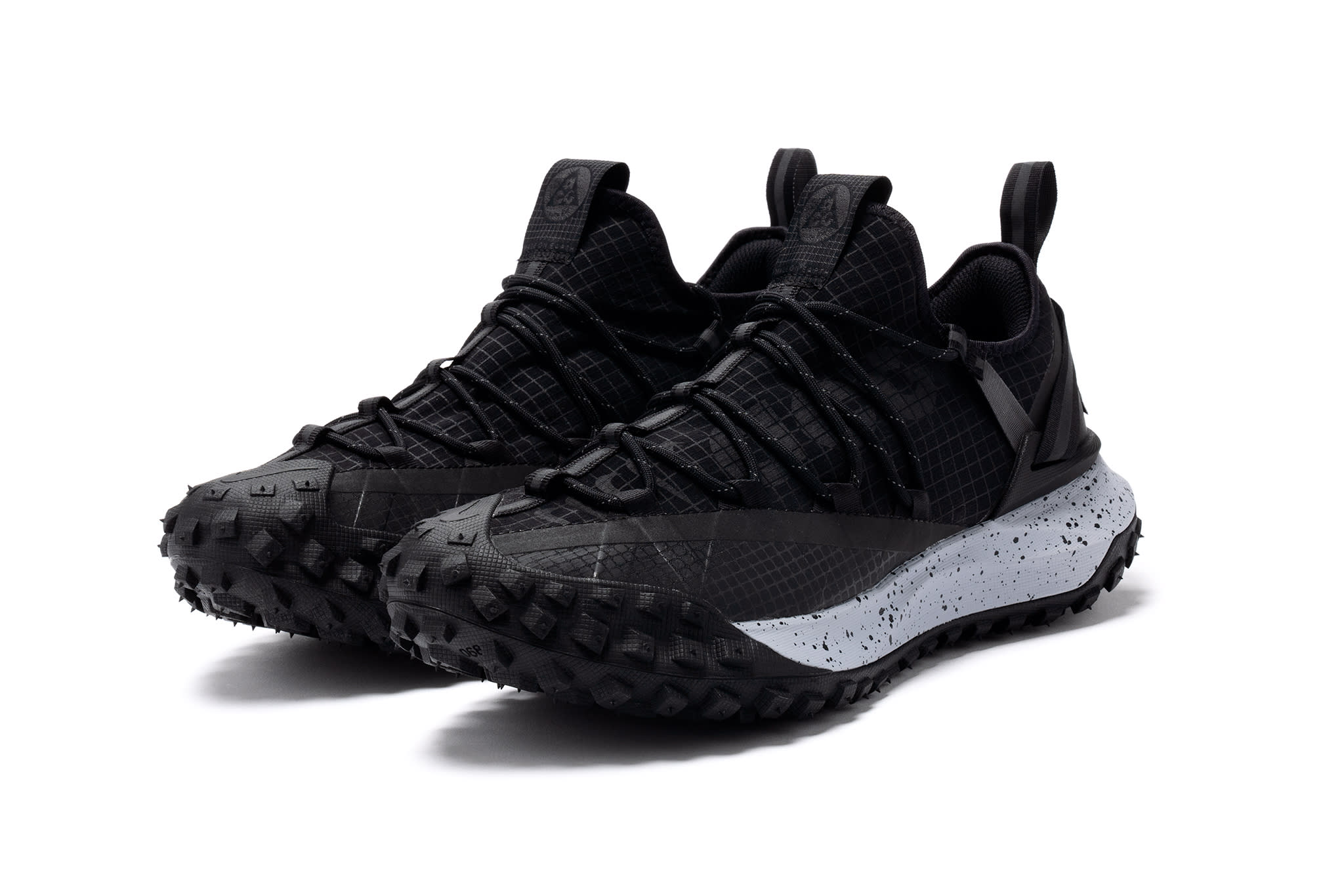 nike acg low top boots