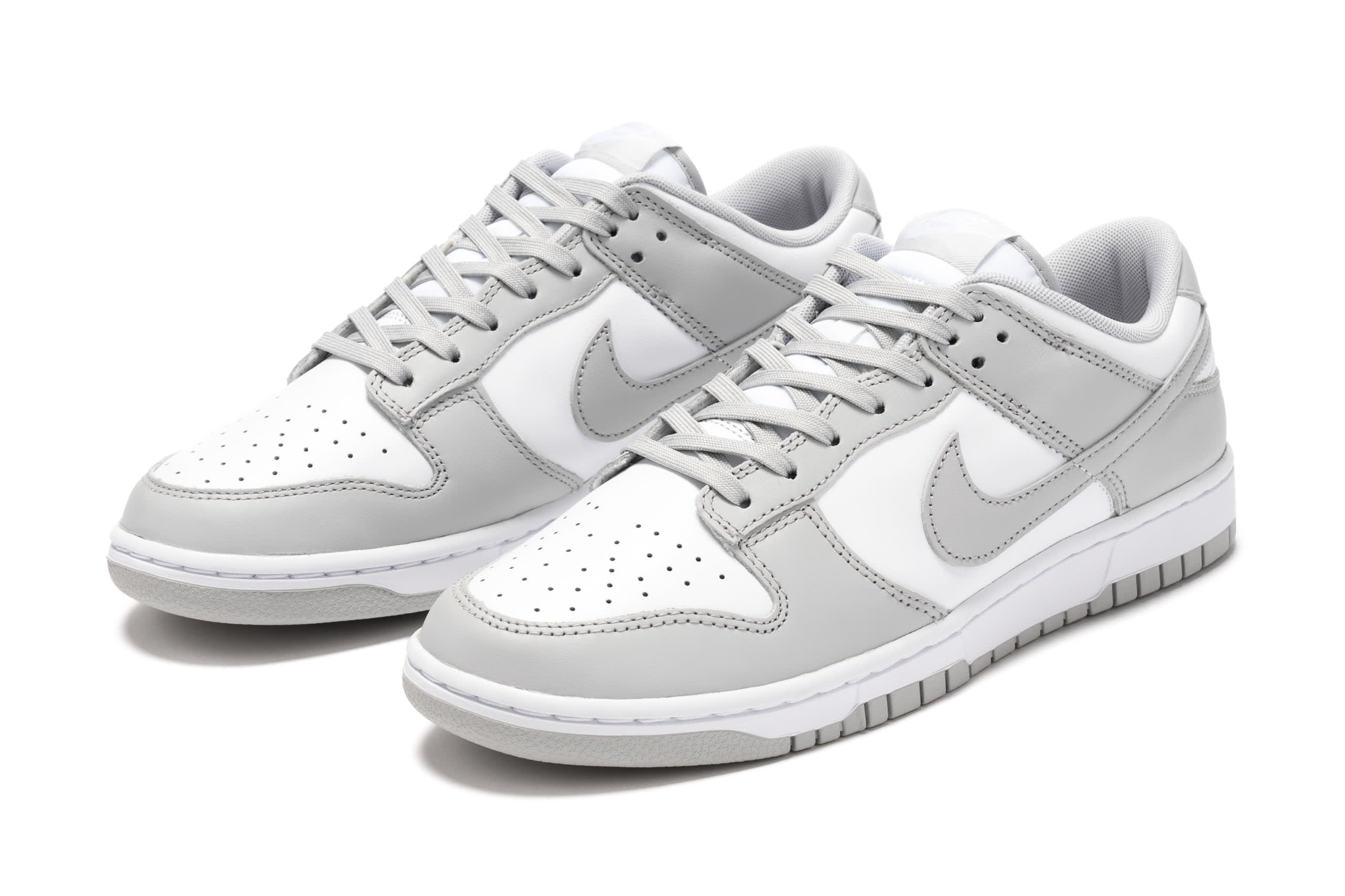 nike dunks gray