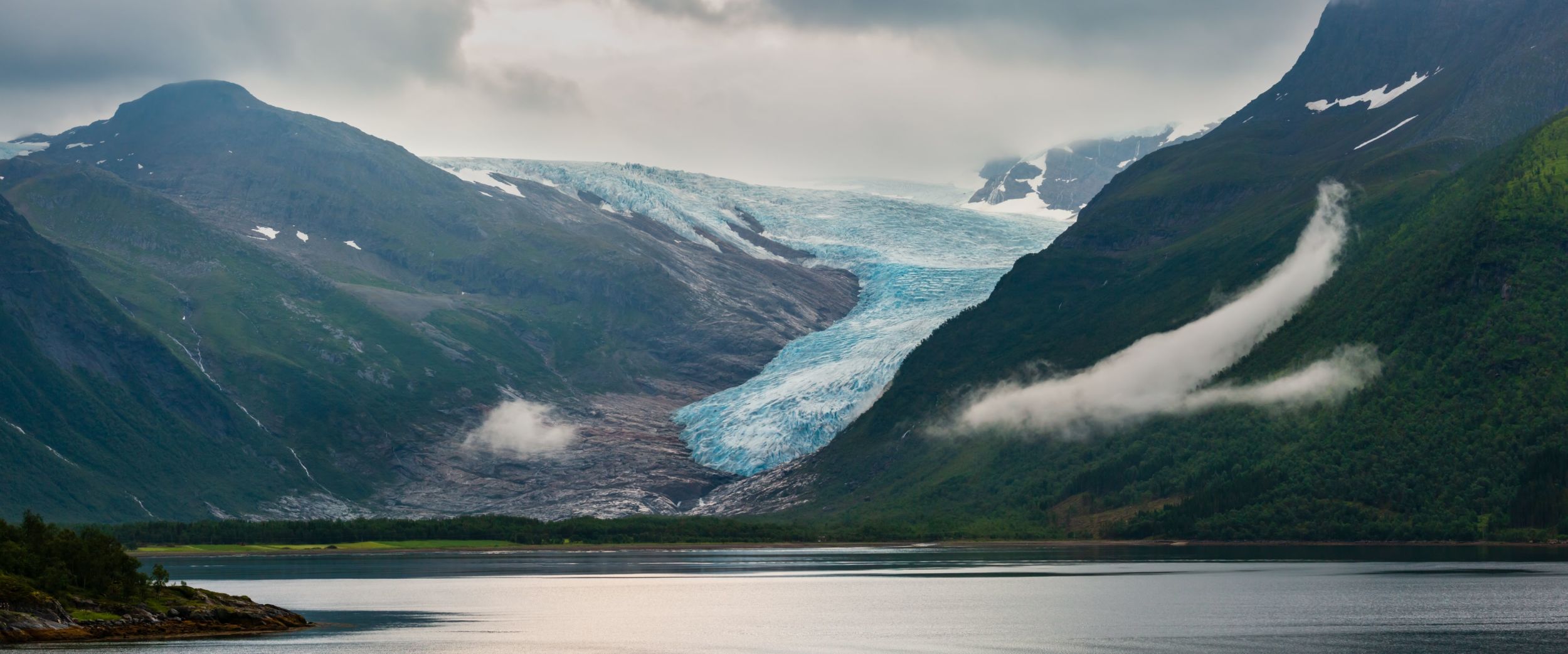 Glacier Svartisen. 