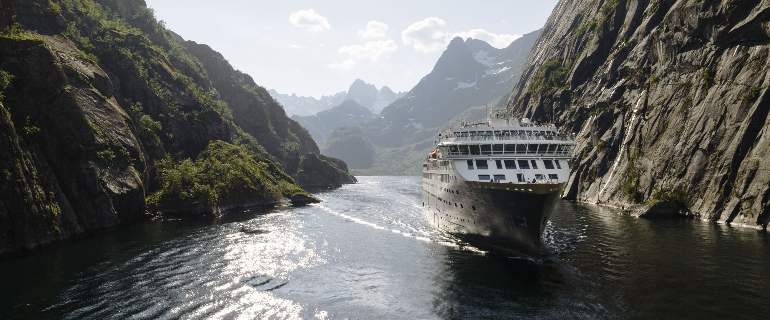 Havila Castor in Trollfjorden, photo Marius Beck Dahle