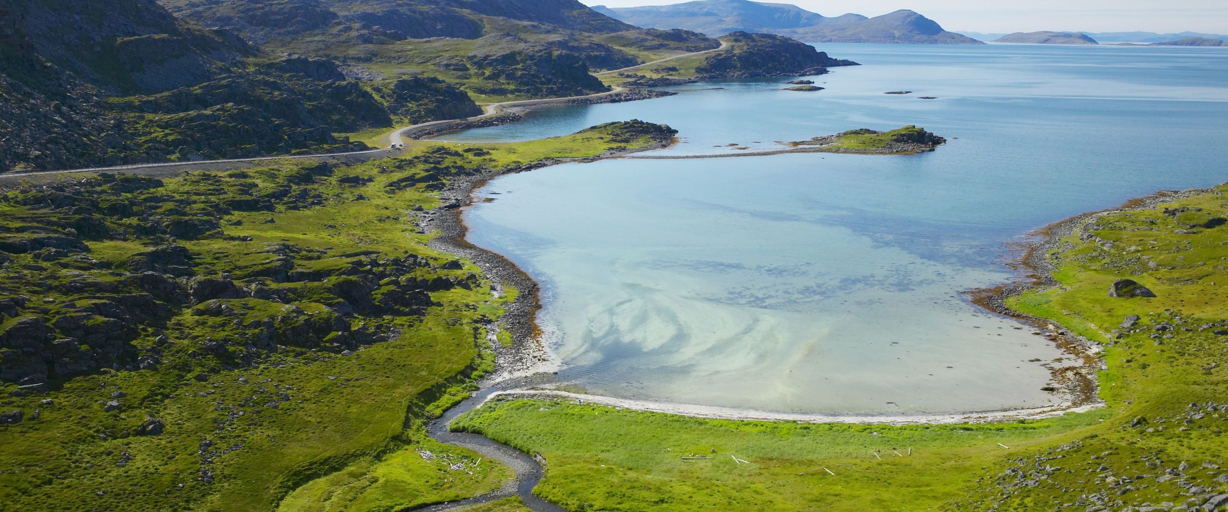 Beach in Havøysund, photo: Bård Løken, nordnorge.com