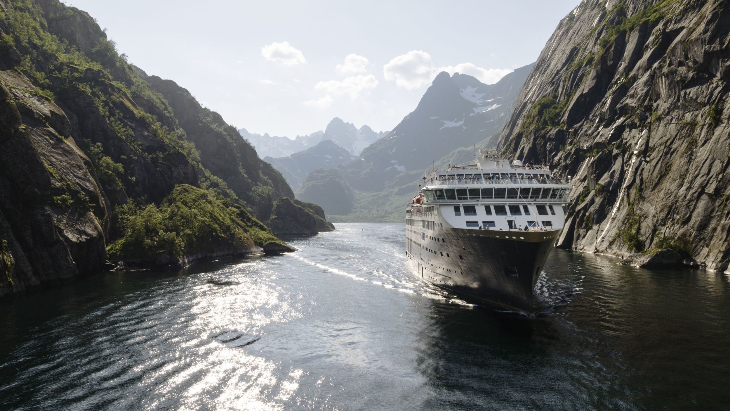 Havila Castor in Trollfjorden, photo Marius Beck Dahle