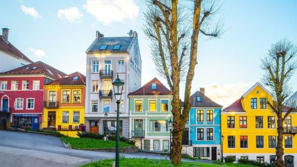 Colourful houses in Bergen, Photo: Endre Knudsen, VisitNorway