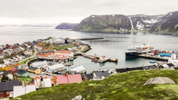 Havila Castor i HOnningsvåg_foto: Daniel Spiro