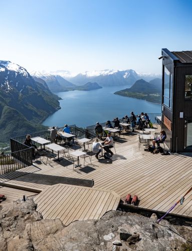 toppstasjon-romsdalsgondolen-