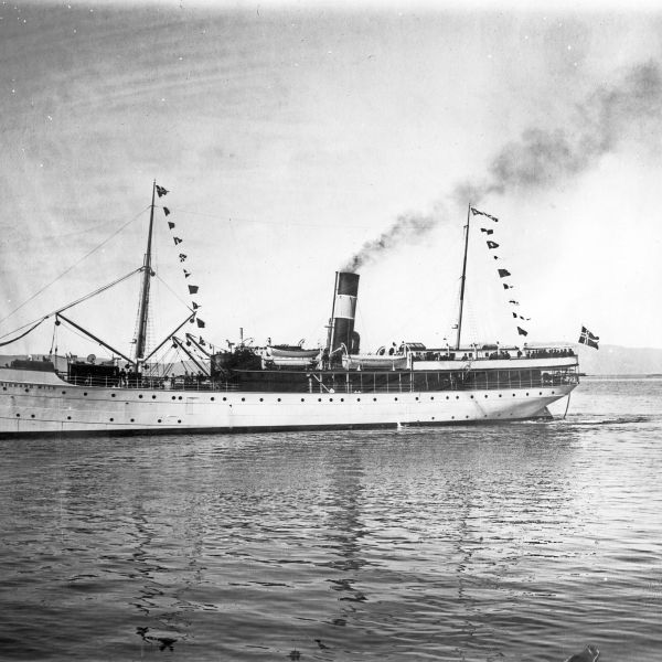 The steamer Richard With, built in 1909, named after the founder of the coastal route. Photo from Hurtigrutemuseet Museum Nord