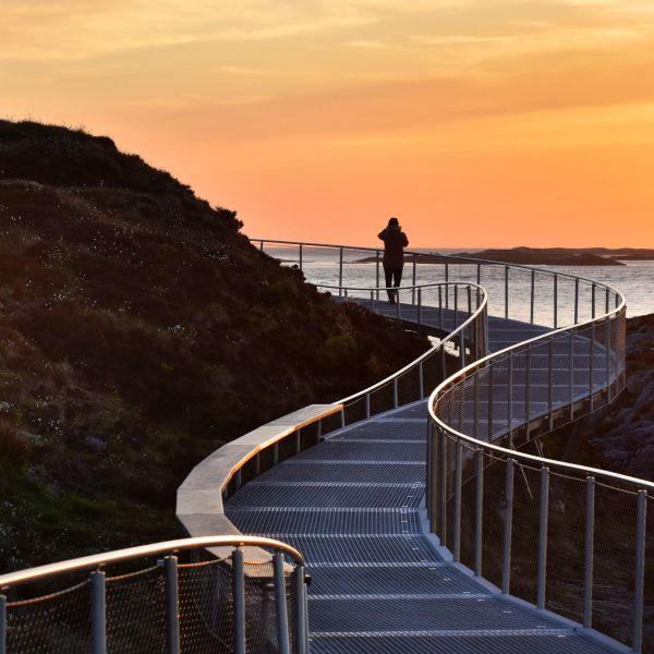 The Atlantic Road in the sunset. Photo: Visitnorthwest.no