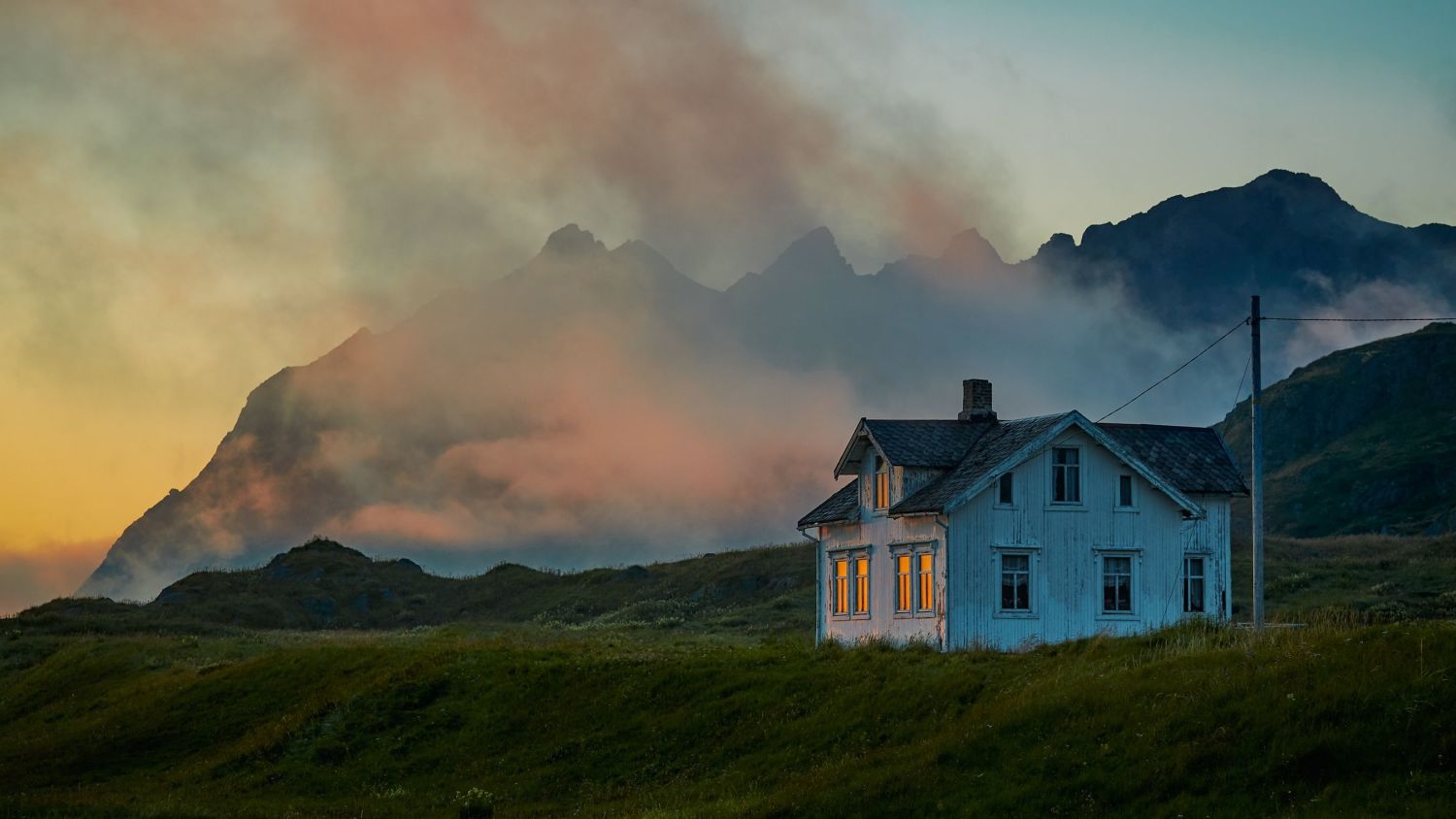 Vacated house in Lofoten. Photo by Vidar Nordli Mathiesen at unsplash.com