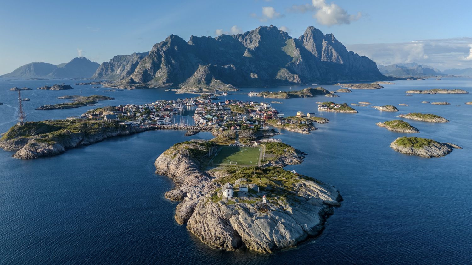 havila voyages henningsvær Norway Lofoten excursion STUN3