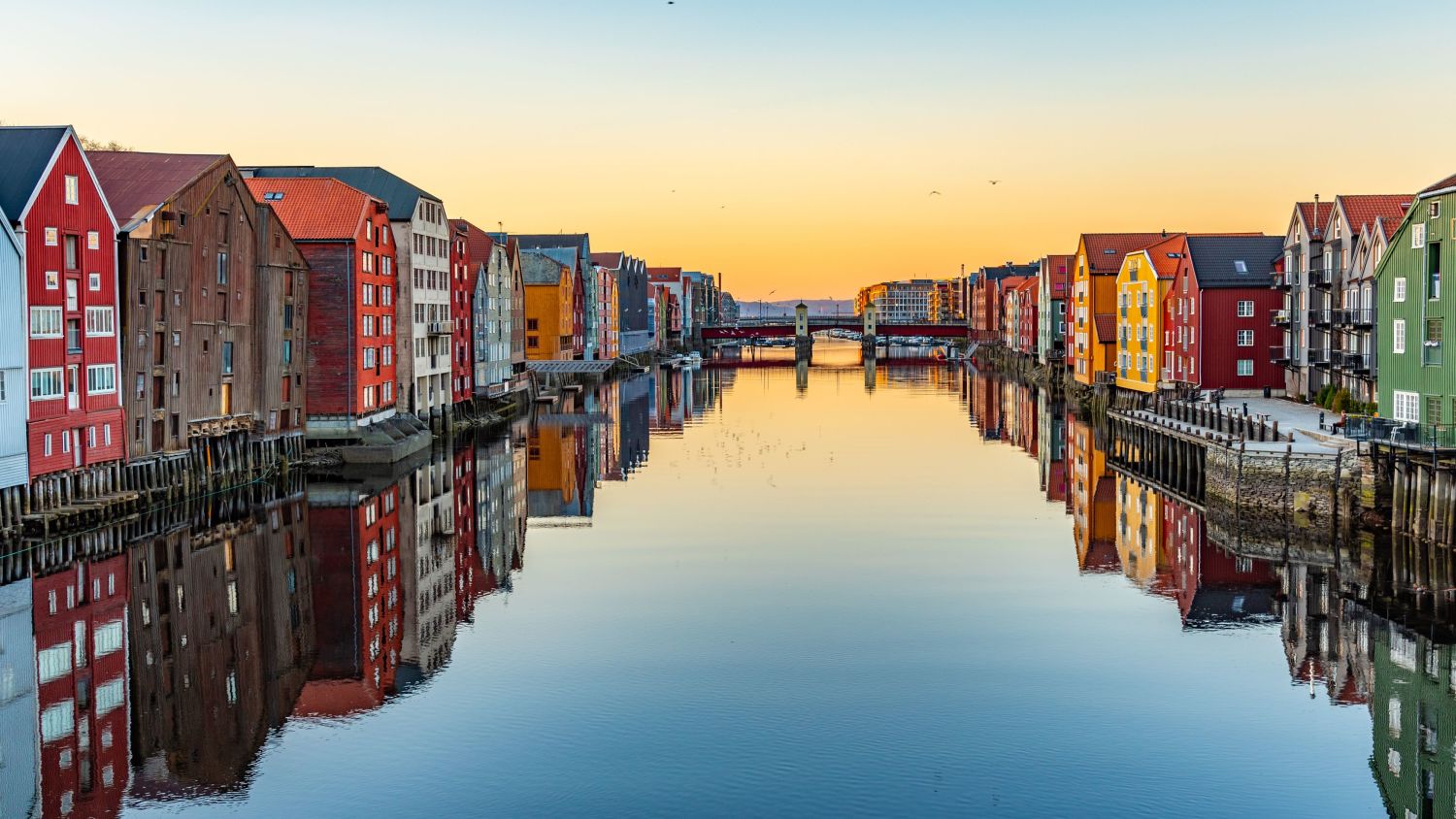 River in Trondheim with colorful houses