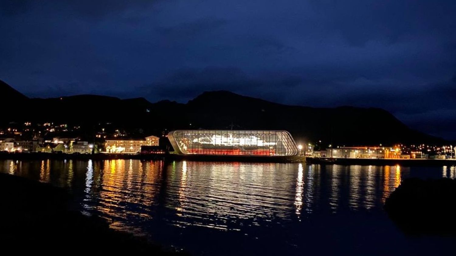 The fantastic Hurtigrutemuseet in Stokmarknes at night.  Photo: Havila Kystruten/Tonje Ytrebø