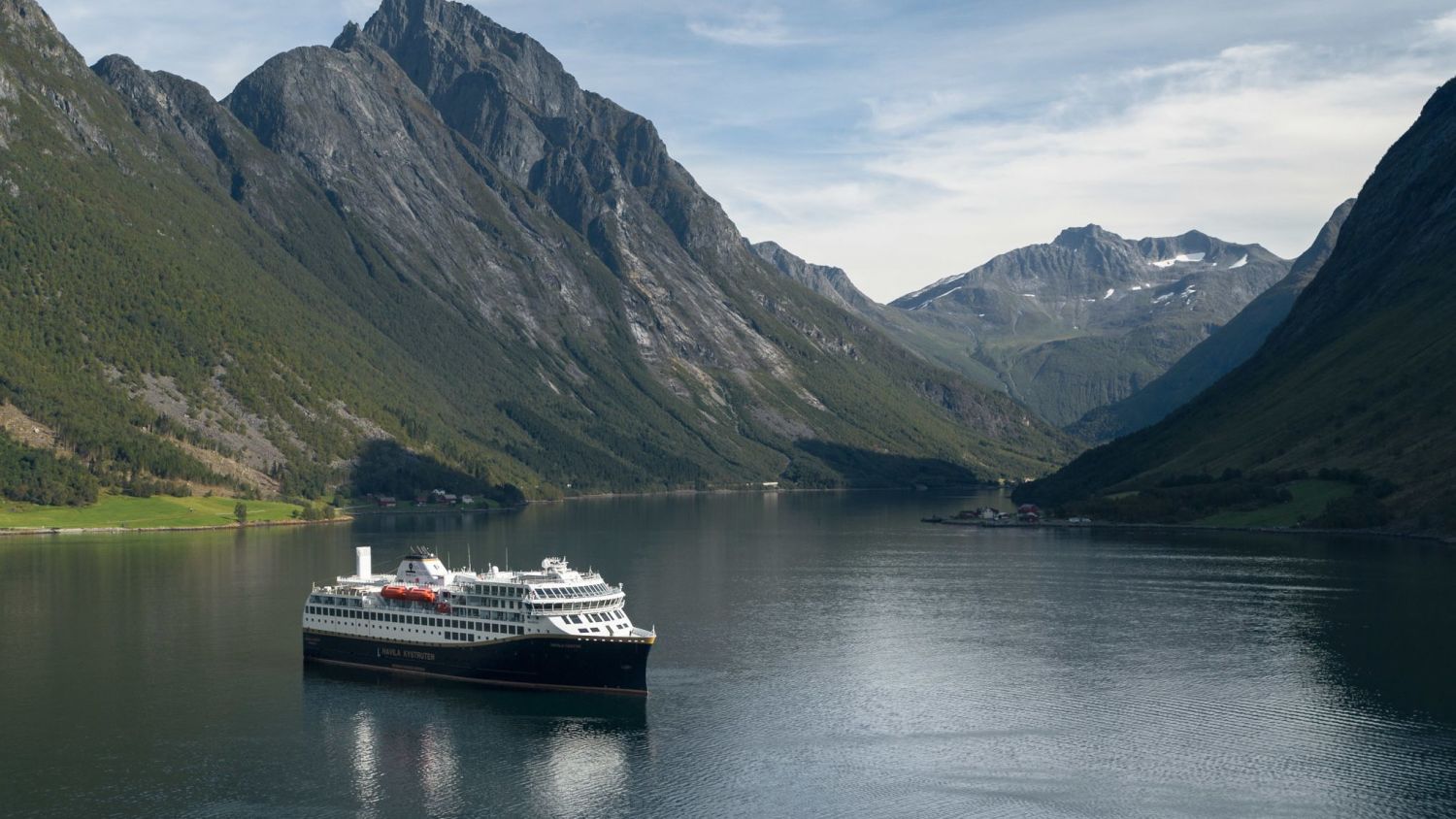 Havila Castor in the Hjørundfjord. Photo Marius Beck Dahle