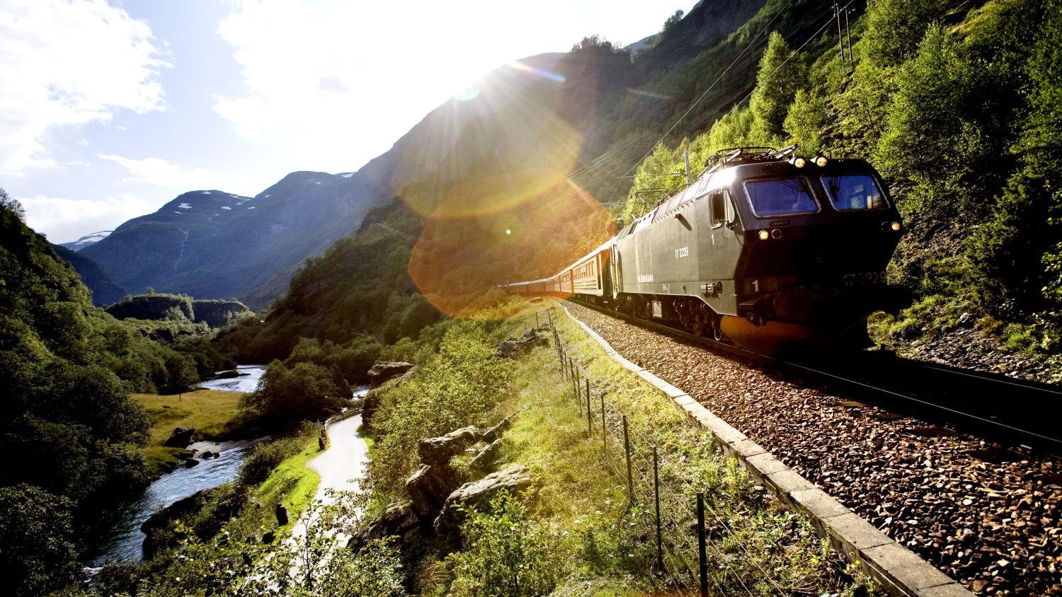 havila land program flåm railway © paal audestad, fjordtours