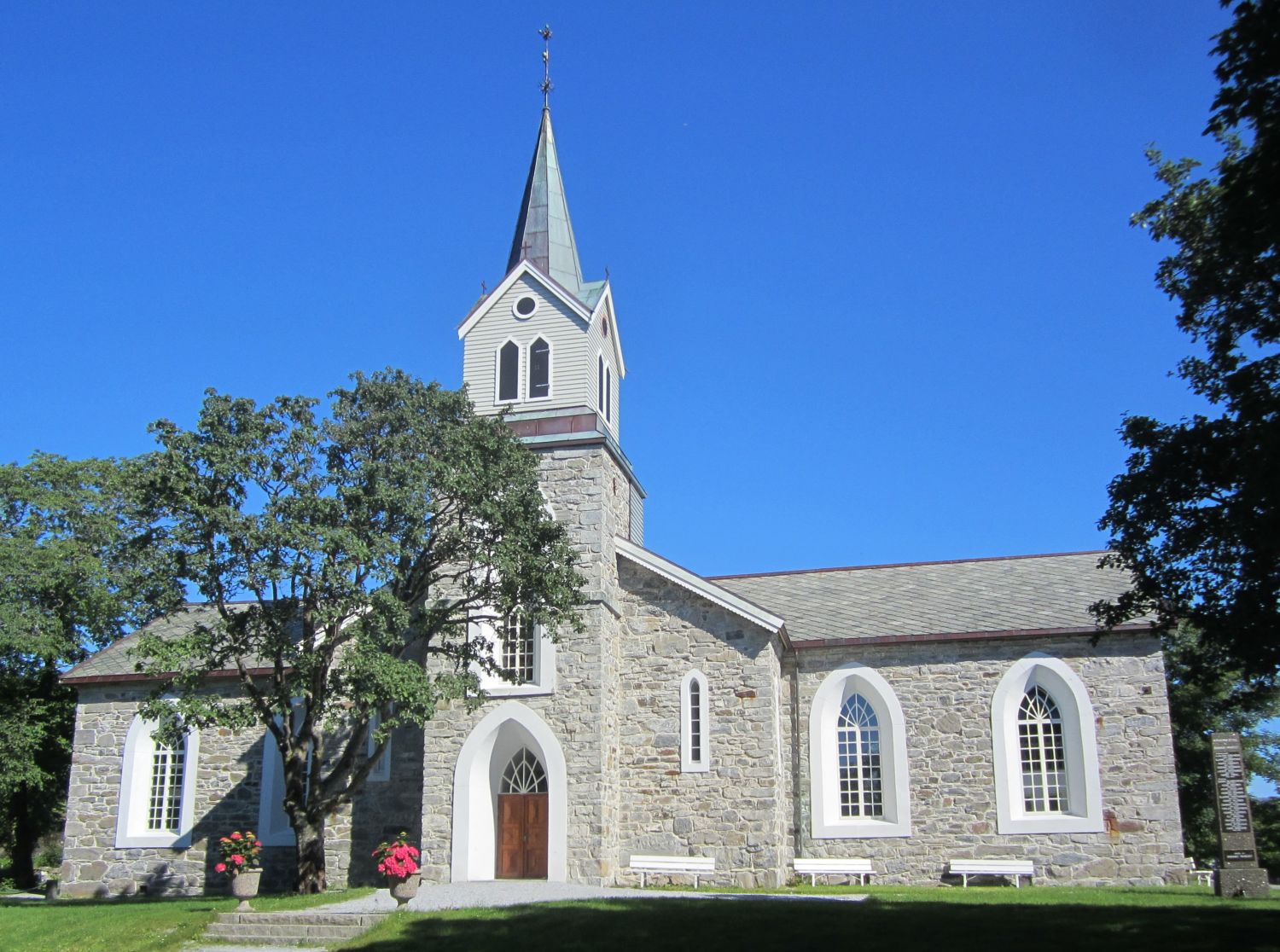 Brønnøy church