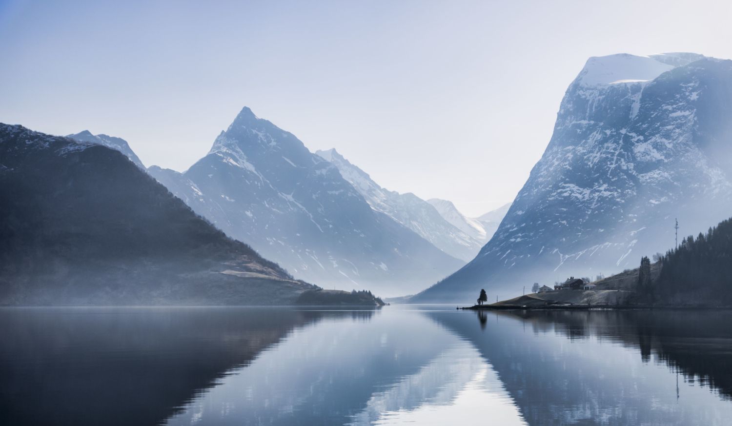 Slogen in Hjørundfjorden. The norwegian Queens favourite mountain. Photo: Håvard Myklebust, fjellfotografen.net, fjordnorway.no