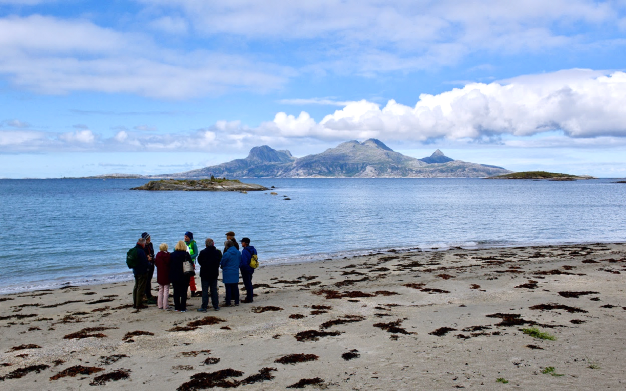 Coastal walk on the beach a beautiful summer day. Photo: Andrea Katstaedt