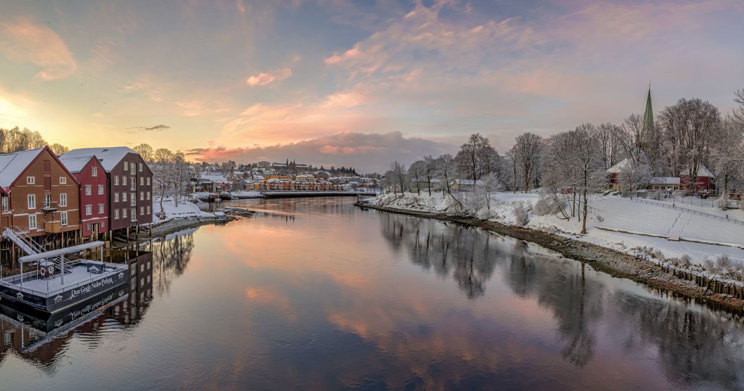 Nidelven in Trondheim in winter sunset.