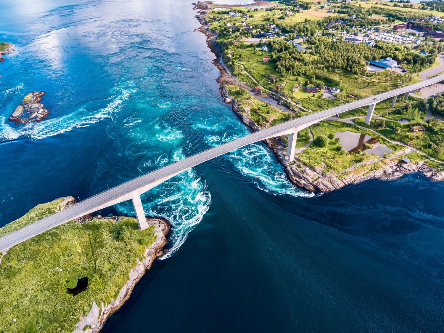 Saltstraumen under bridge by Bodø. 