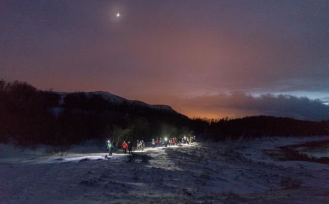 Coastal walk in the dark on a winter day. Photo: Meike Zylmann