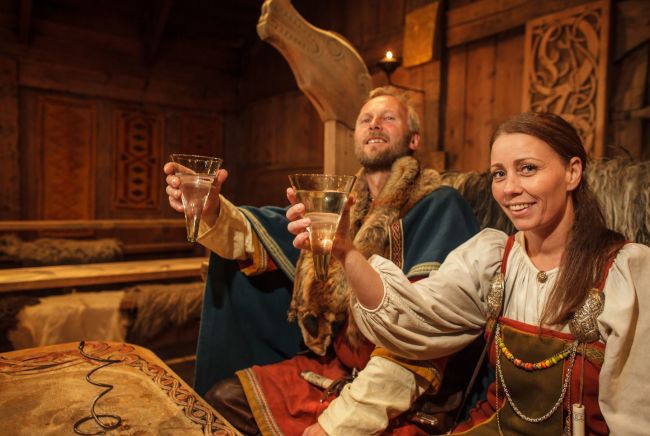 Husfrua og vikinghøvdingen