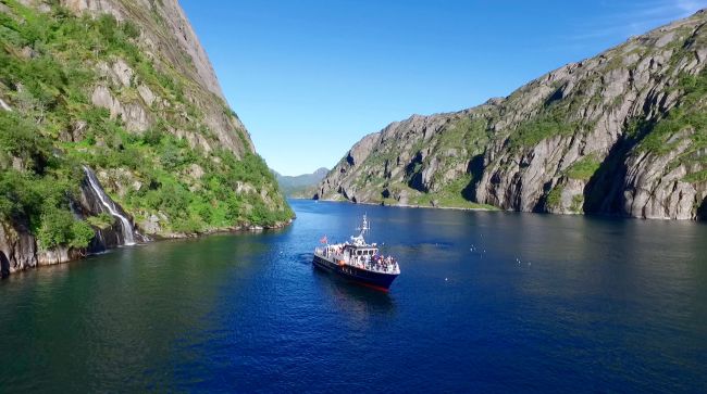 The boat Øykongen in Trollfjorden. Photo: XXLofoten