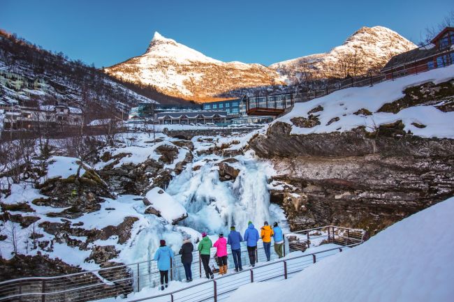 winter with frozen waterfalls. Photo: Rune Hagen/Stiftinga verdsarv
