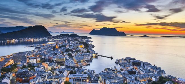 Ålesund during sunset.