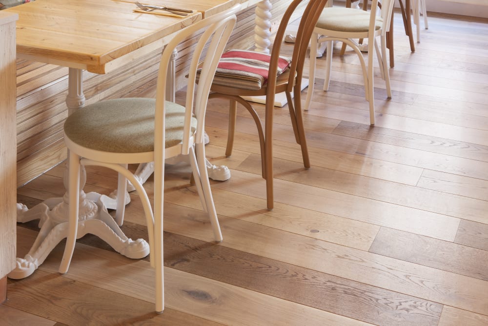 Blog | NA | Is Wood Flooring Good For Restaurants and Bars 1