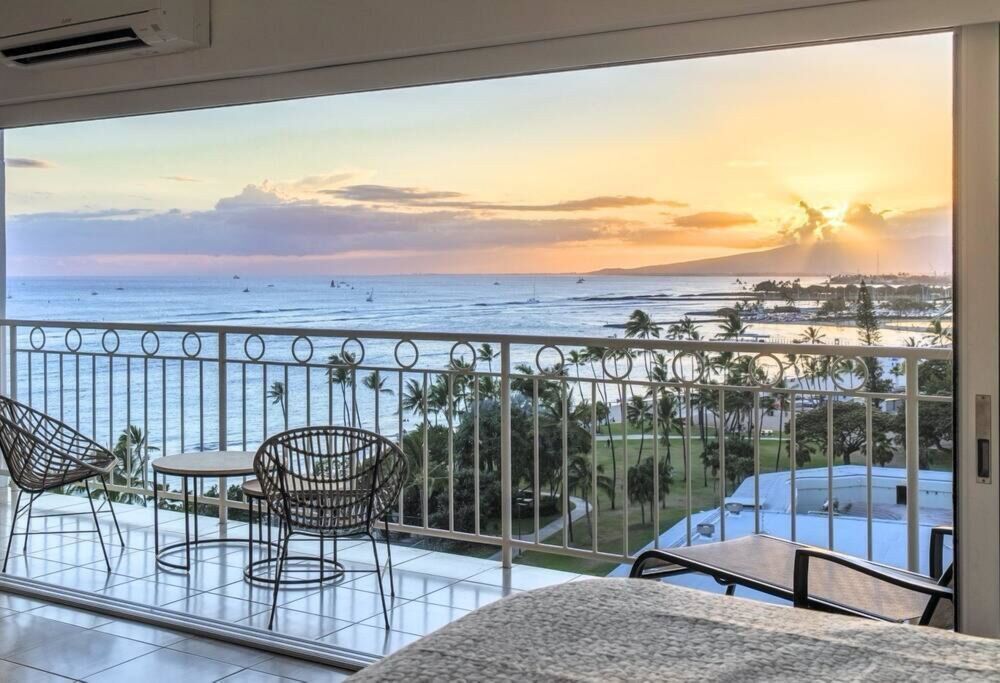 Waikiki Shore 1116