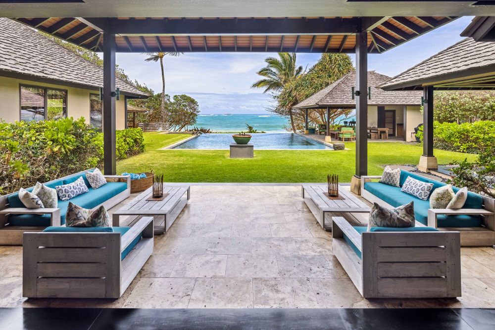 Oceanfront Luxury Villa with Infinity Pool