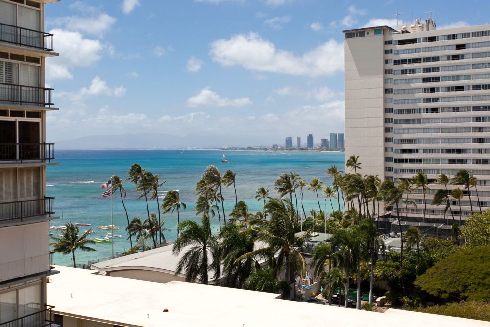 Diamond Head Beach Hotel #802