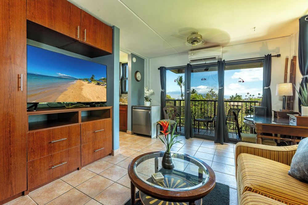 Kihei Akahi Corner Studio