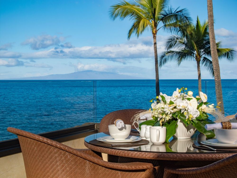 Sunny Surf E301 at Makena Surf